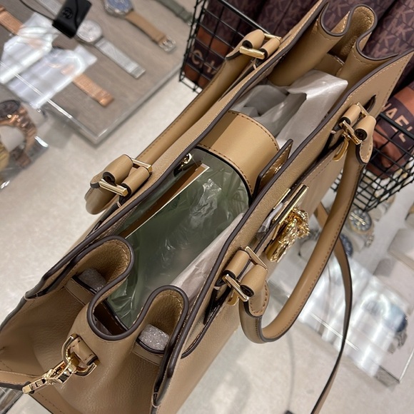 MICHAEL KORS HAMILTON MEDIUM SATCHEL 
 COLOR: CAMEL
NWT - Picture 8 of 16